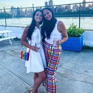 Meet your poshers, Kaitlyn & Donna